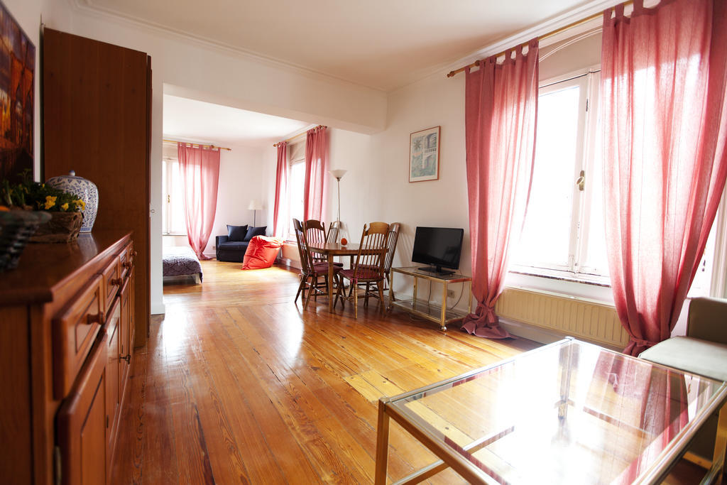 European Apartments Schuman-Ambiorix Брюксел Стая снимка