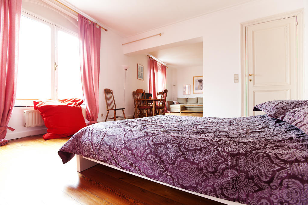 European Apartments Schuman-Ambiorix Брюксел Стая снимка