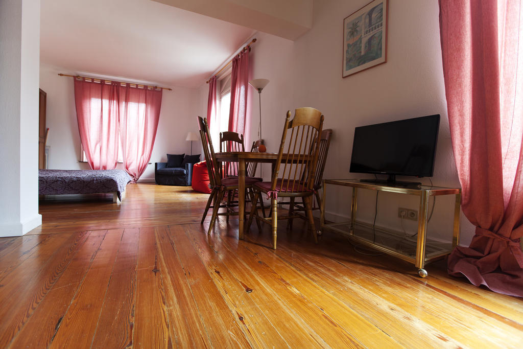 European Apartments Schuman-Ambiorix Брюксел Стая снимка